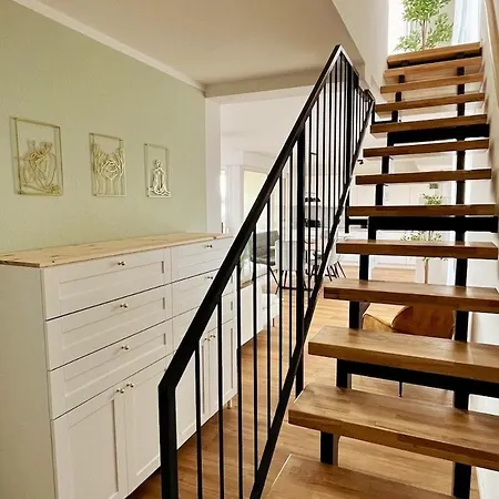 Penthouse Rhein-main 公寓 *